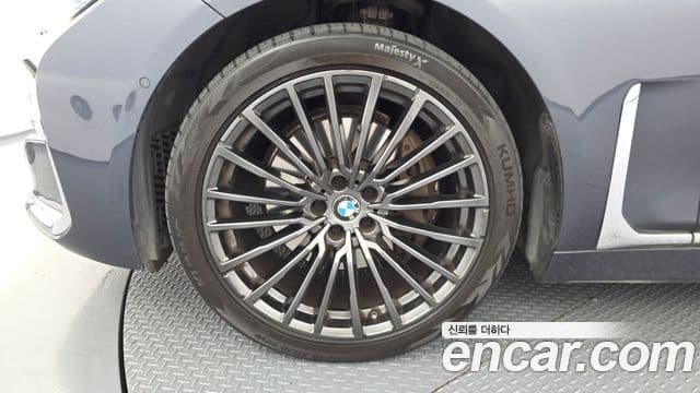 BMW 7 Series 2020 — ფოტო 4/33