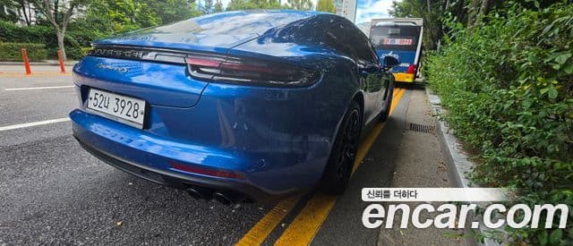 Porsche Panamera 2018 — Photo 12/18