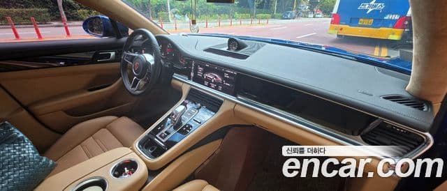 Porsche Panamera 2018 — Photo 6/18