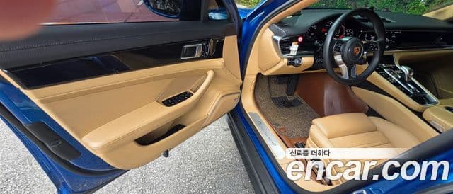 Porsche Panamera 2018 — Photo 17/18