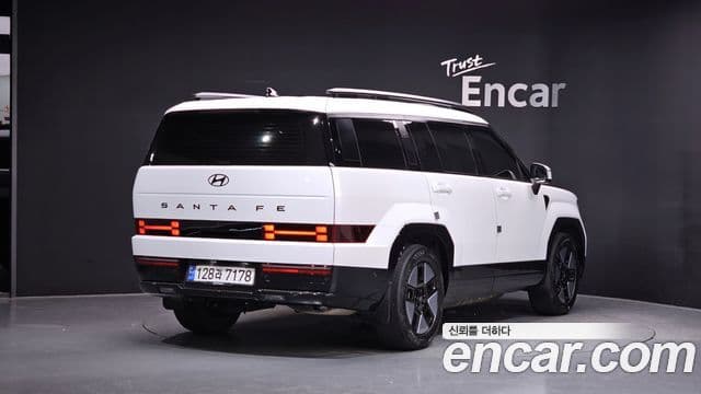 Hyundai Santa Fe 2024 — Photo 36/37