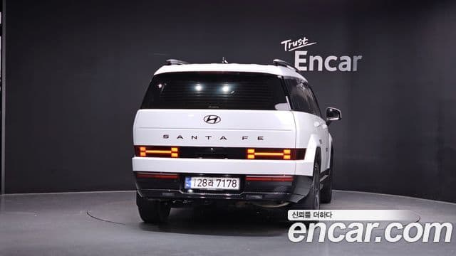 Hyundai Santa Fe 2024 — Photo 14/37