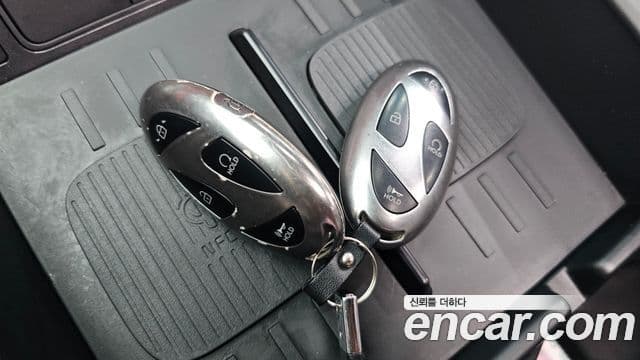 Hyundai Santa Fe 2024 — Photo 7/37