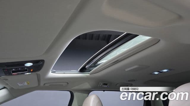 Kia Carnival 2025 — Фото 19/20