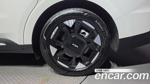 Kia Carnival 2025 — Şəkil 16/33