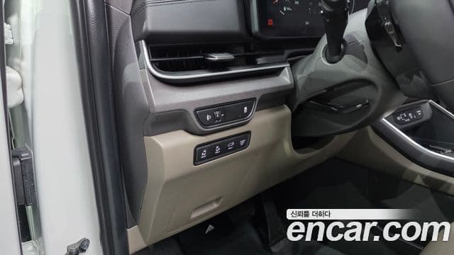 Kia Carnival 2025 — Şəkil 31/33