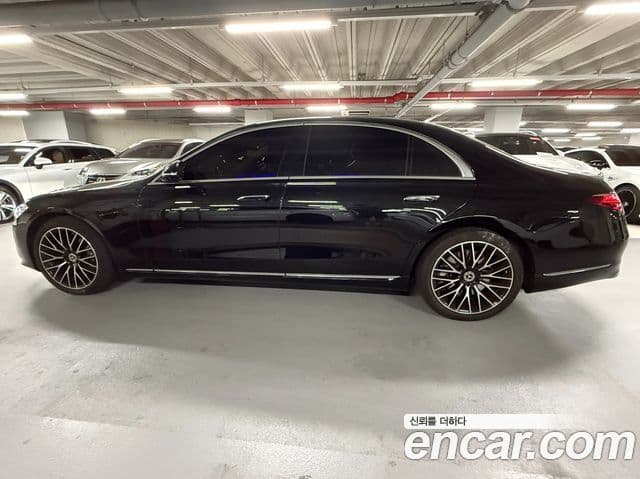 Mercedes-Benz S-Class 2024 — Photo 19/20