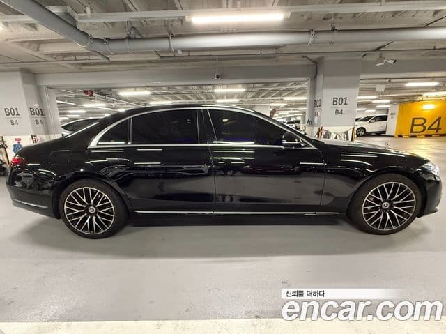 Mercedes-Benz S-Class 2024 — Photo 11/20