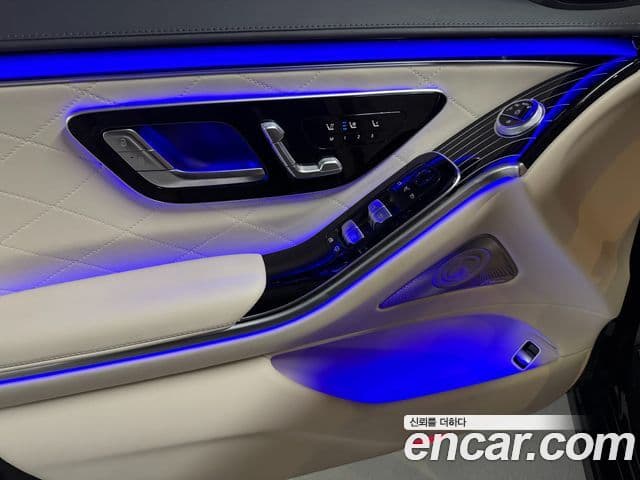 Mercedes-Benz S-Class 2024 — Photo 8/20