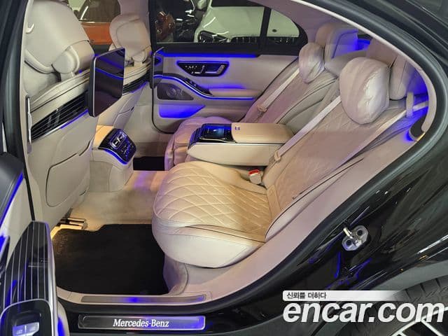 Mercedes-Benz S-Class 2024 — Photo 17/20