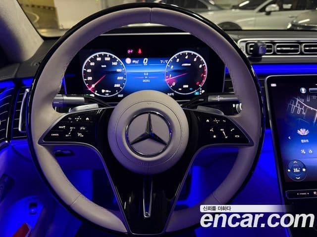 Mercedes-Benz S-Class 2024 — Photo 15/20