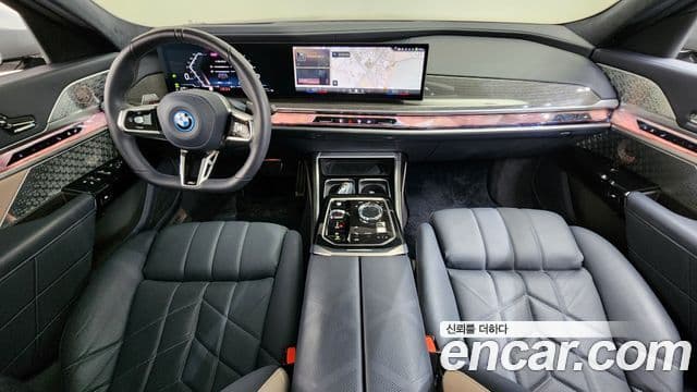 BMW 7 Series 2025 — Photo 17/38