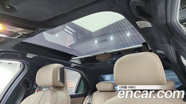 BMW 7 Series 2025 — Photo 16/38