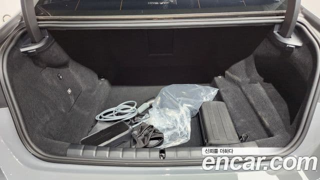 BMW 7 Series 2025 — Photo 12/38