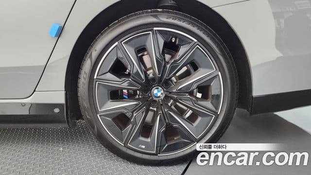 BMW 7 Series 2025 — Photo 18/38