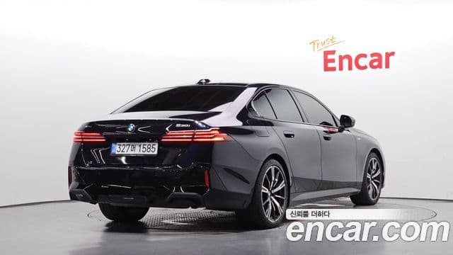 BMW 5 Series 2024 — ფოტო 6/20