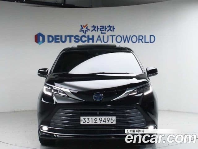 Toyota Sienna 2021 — ფოტო 18/20