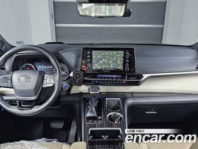 Toyota Sienna 2021 — ფოტო 11/20