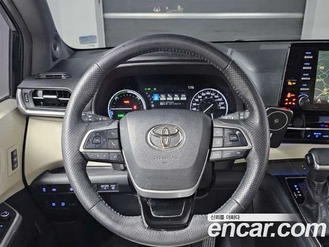 Toyota Sienna 2021 — ფოტო 3/20