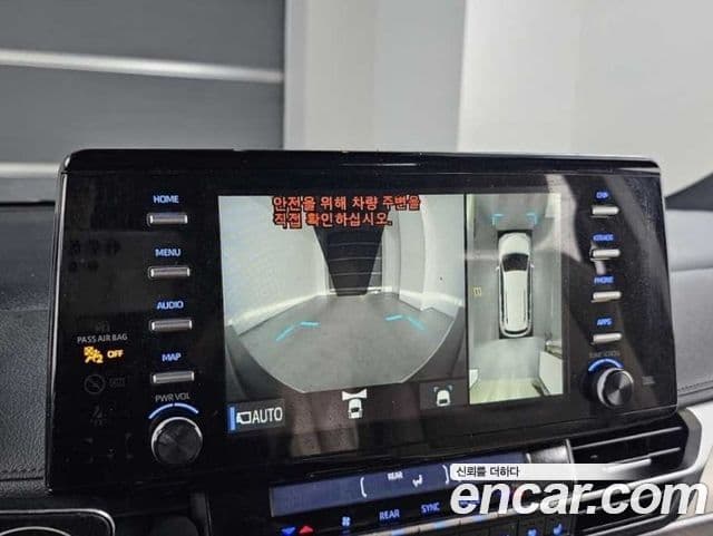 Toyota Sienna 2021 — ფოტო 10/20