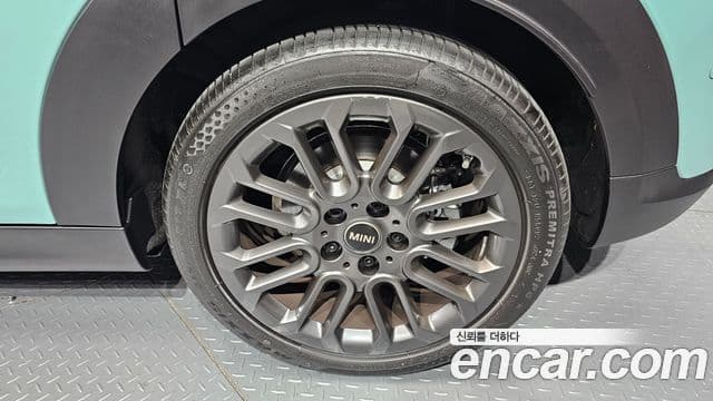 Mini Cooper C 2025 — Photo 2/32