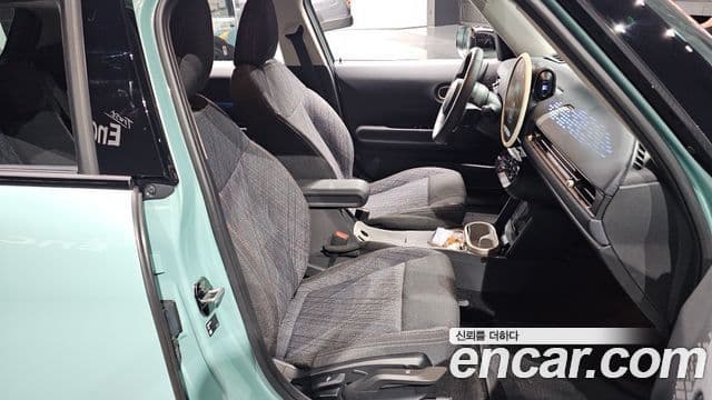 Mini Cooper C 2025 — Photo 23/32