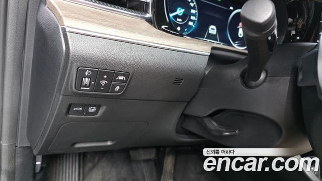 Kia K5 2023 — ფოტო 14/33