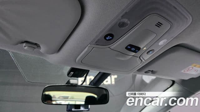 Toyota Prius 2018 — Şəkil 20/35
