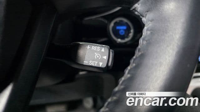 Toyota Prius 2018 — Şəkil 21/35