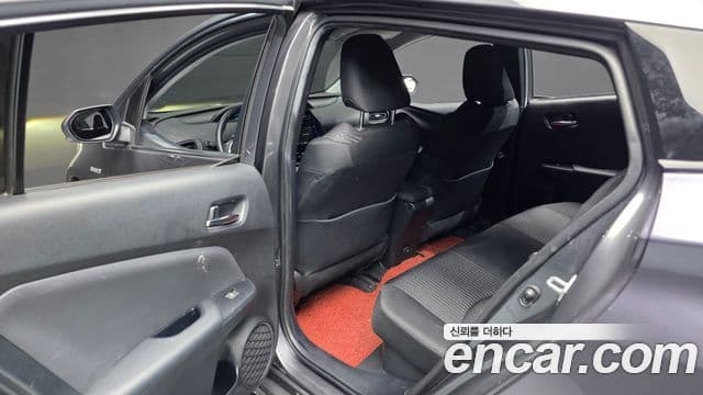 Toyota Prius 2018 — Şəkil 34/35