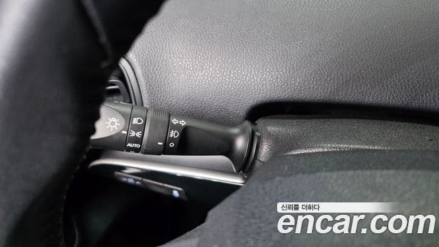 Toyota Prius 2018 — Şəkil 7/35