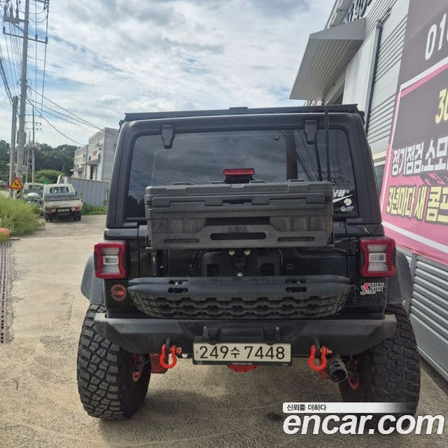 Jeep Wrangler 2024 — ფოტო 6/15