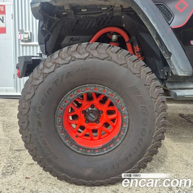 Jeep Wrangler 2024 — ფოტო 9/15
