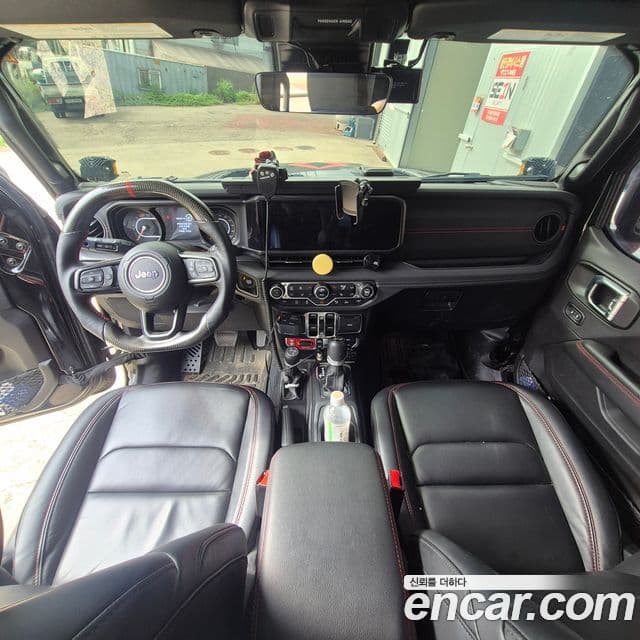 Jeep Wrangler 2024 — ფოტო 4/15