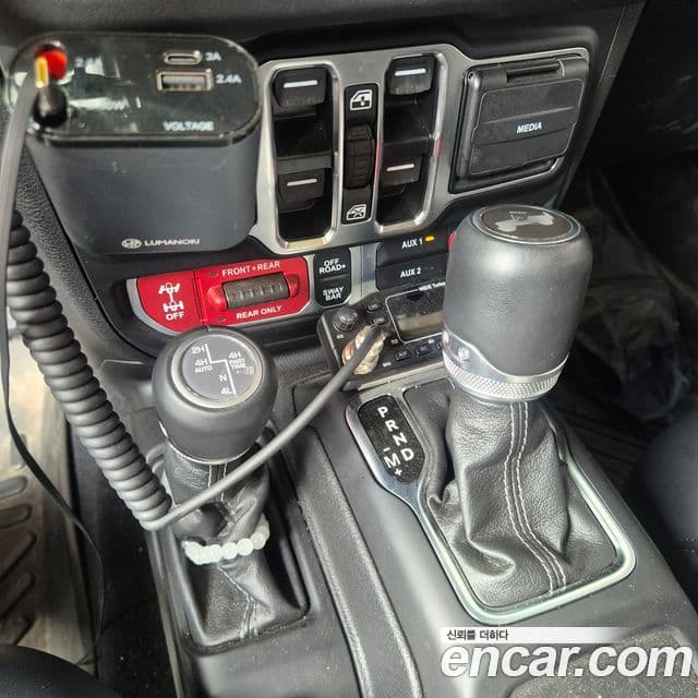 Jeep Wrangler 2024 — ფოტო 5/15