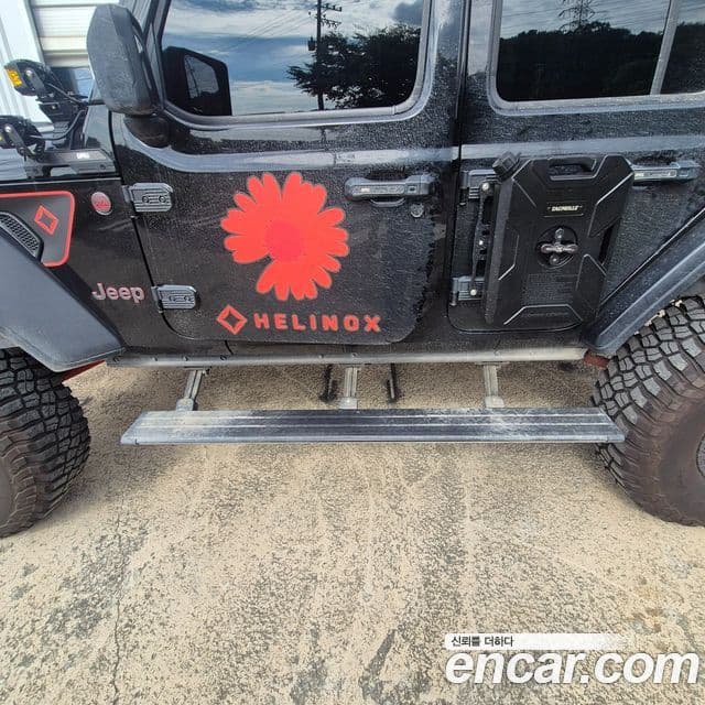 Jeep Wrangler 2024 — ფოტო 8/15