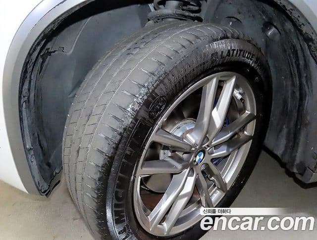 BMW X4 2021 — ფოტო 13/20