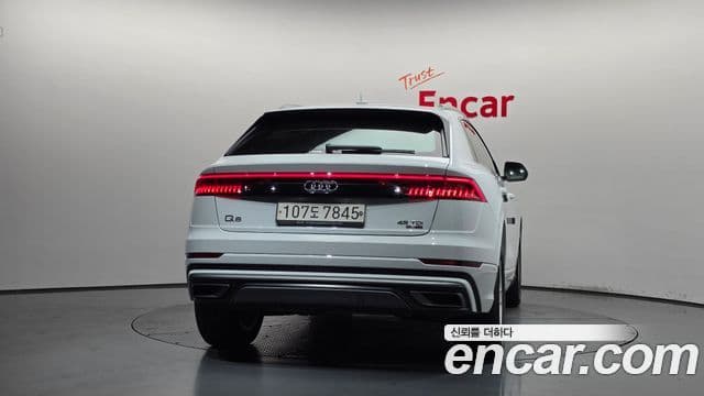 Audi Q8 2020 — Photo 7/36