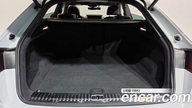 Audi Q8 2020 — Photo 1/36