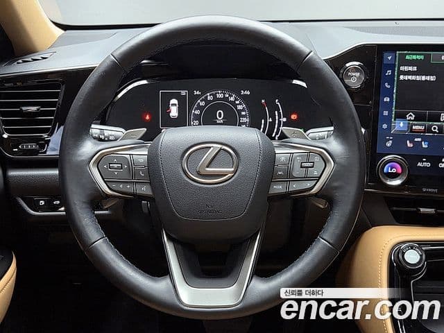 Lexus NX350h 2022 — ფოტო 13/20