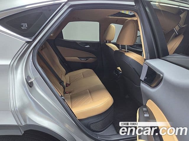 Lexus NX350h 2022 — ფოტო 17/20