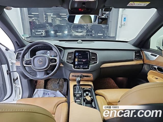 Volvo XC90 2020 — ფოტო 2/10