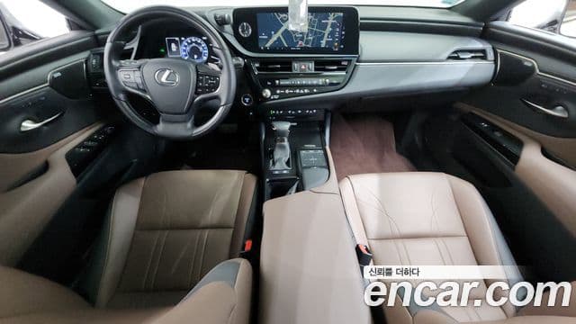Lexus ES300h 2022 — ფოტო 2/34