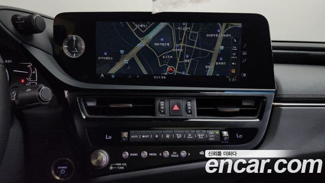 Lexus ES300h 2022 — ფოტო 5/34
