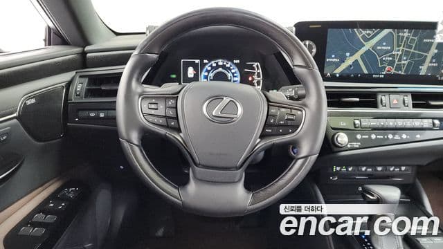Lexus ES300h 2022 — ფოტო 17/34