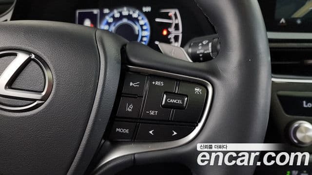 Lexus ES300h 2022 — ფოტო 34/34