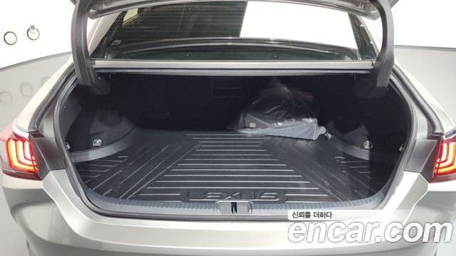 Lexus ES300h 2022 — ფოტო 12/34