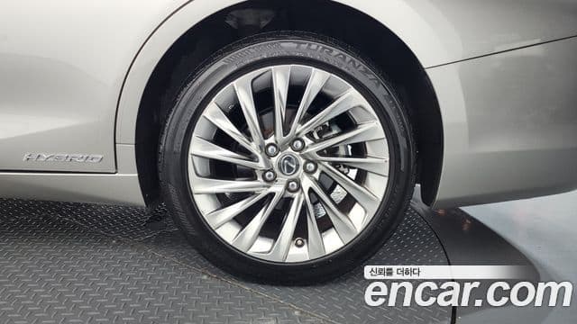 Lexus ES300h 2022 — ფოტო 10/34