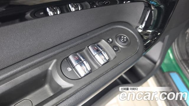 Mini Cooper D Countryman 2022 — ფოტო 23/32