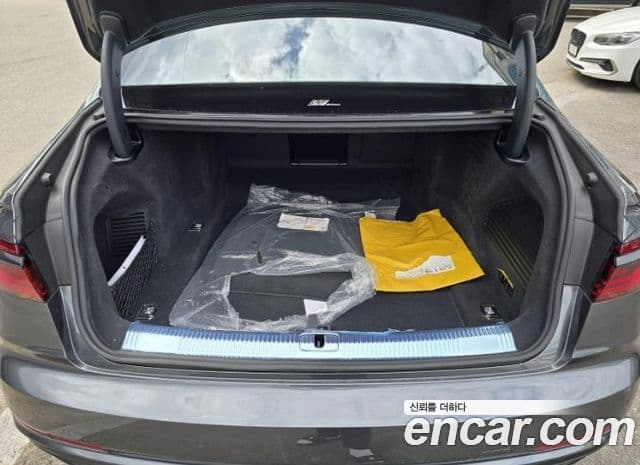 Audi A8 2021 — Photo 14/20